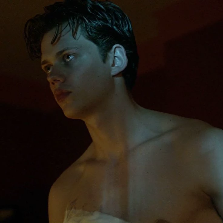 Bill Skarsgård thumbnail