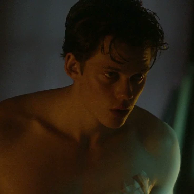 Bill Skarsgård thumbnail