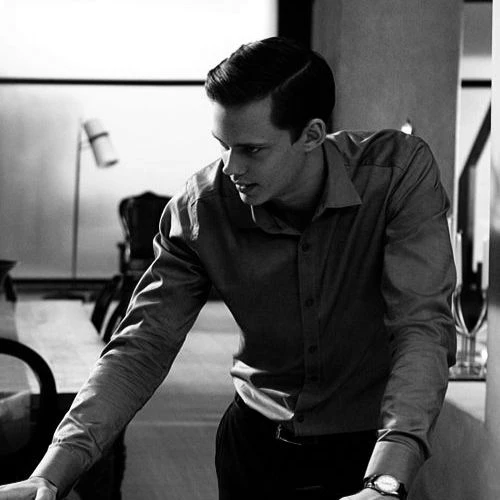Bill Skarsgård thumbnail