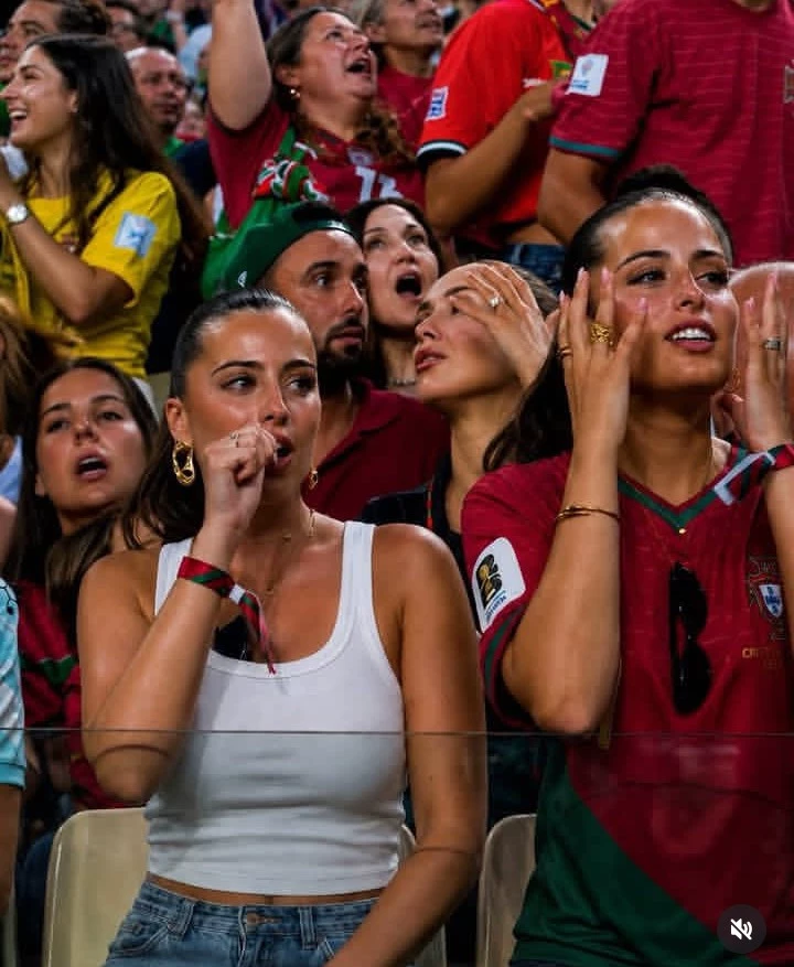 The twins from the match thumbnail