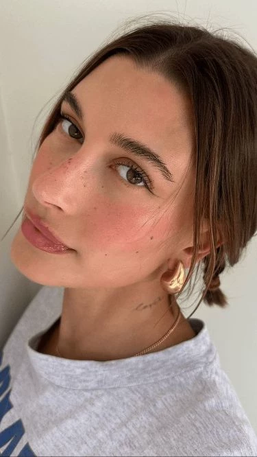 Hailey Bieber thumbnail