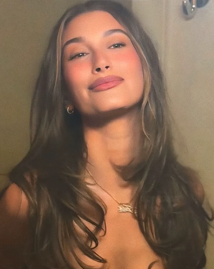 Hailey Bieber thumbnail