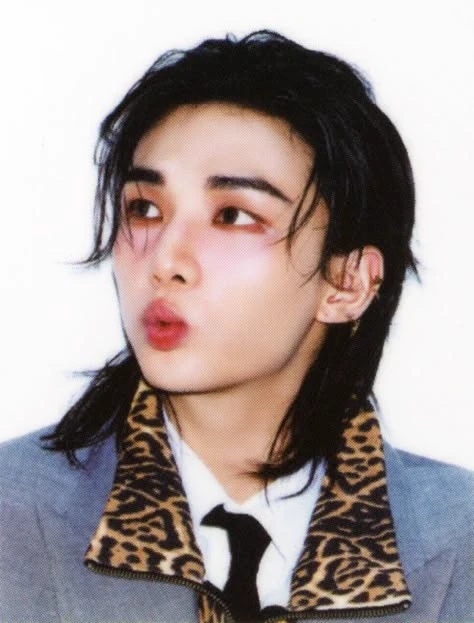 Hwang Hyunjin thumbnail