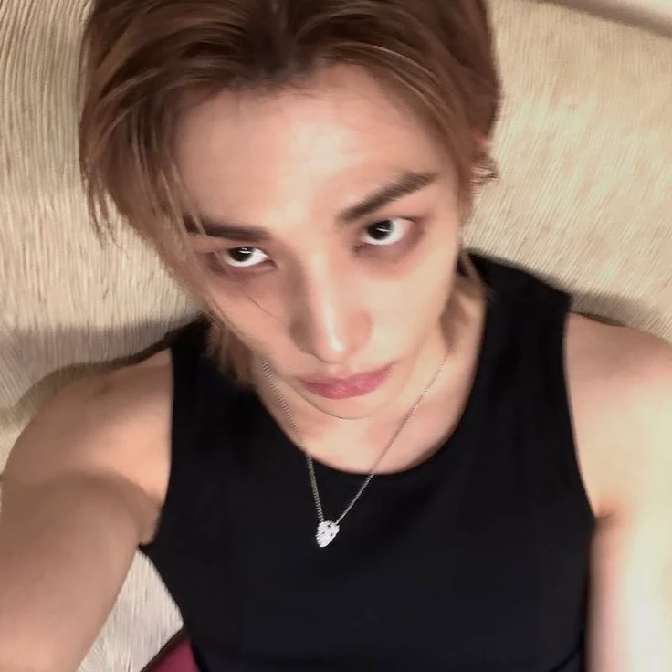 Hwang Hyunjin thumbnail