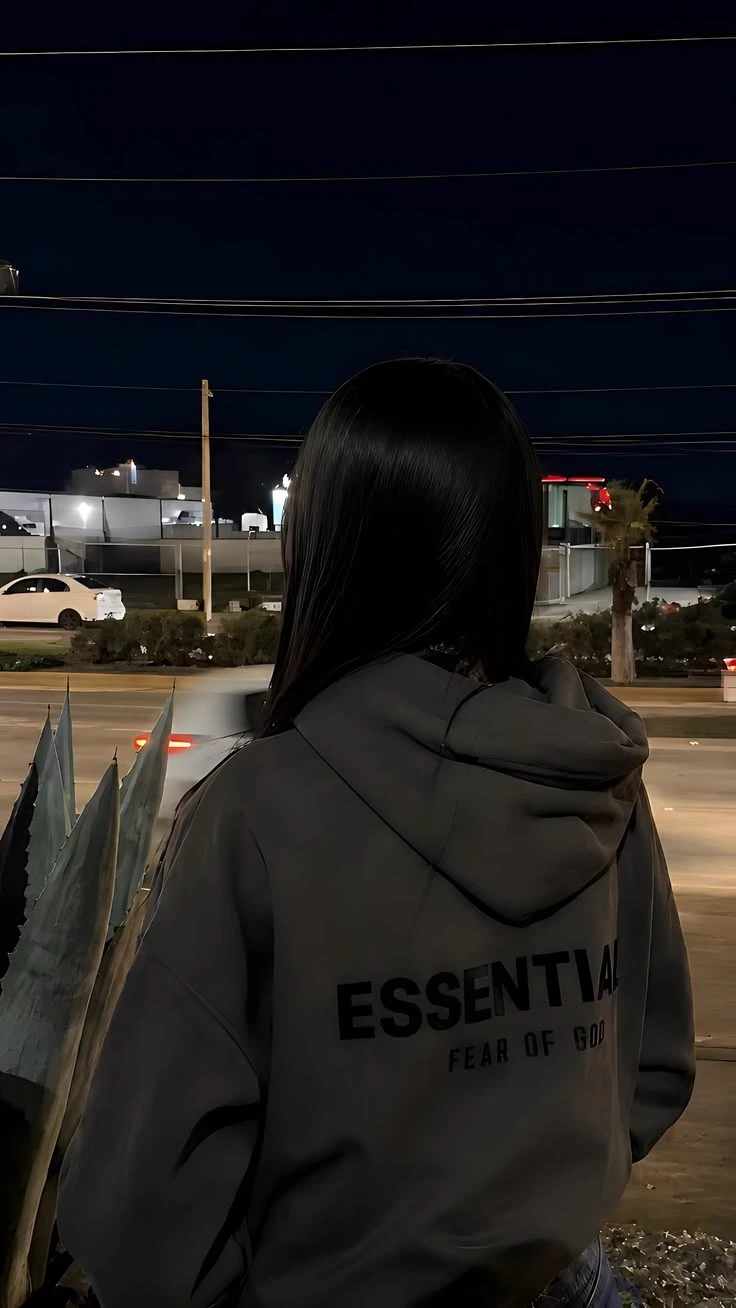 valeria thumbnail