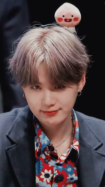 Min Suga thumbnail