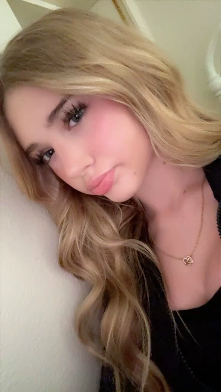 Girlfriend GL thumbnail