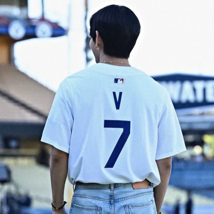 Kim Taehyung thumbnail