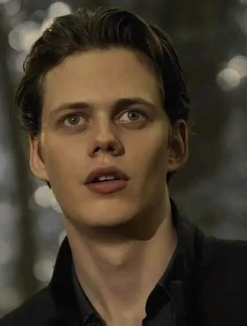 Bill Skarsgard thumbnail