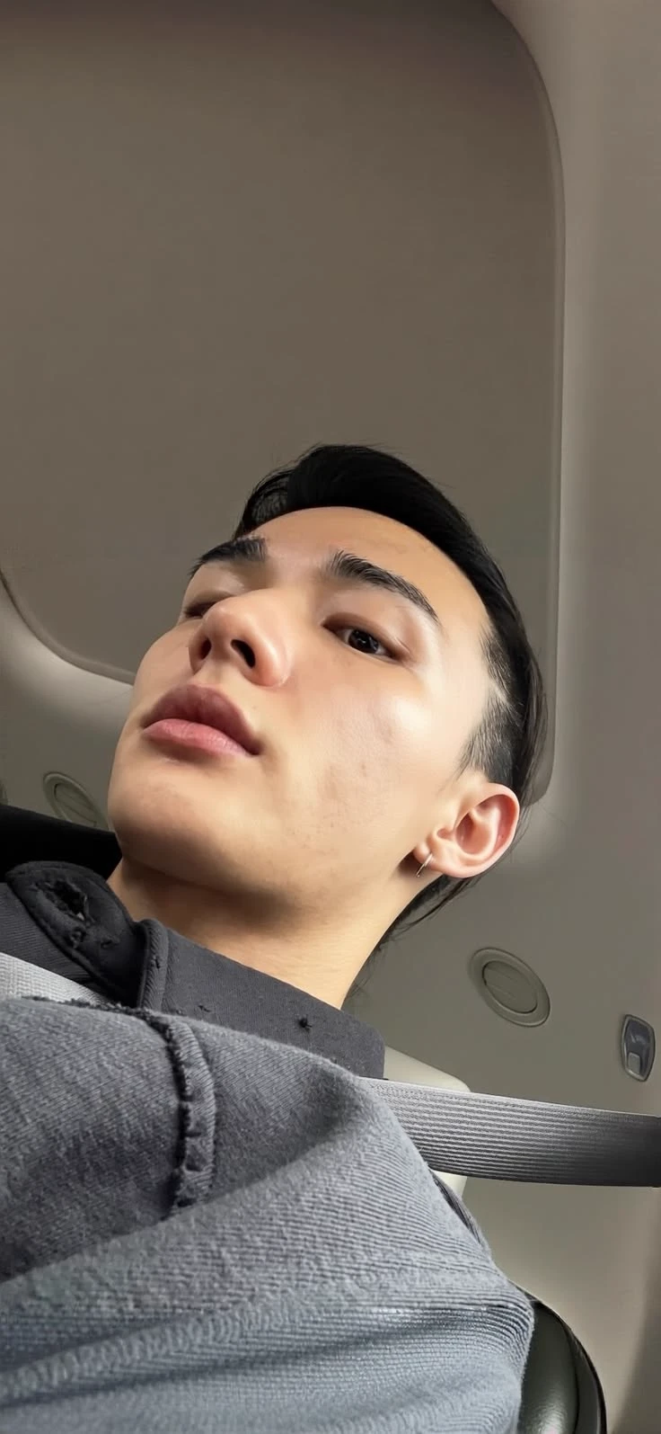 Hwang Hyunjin thumbnail
