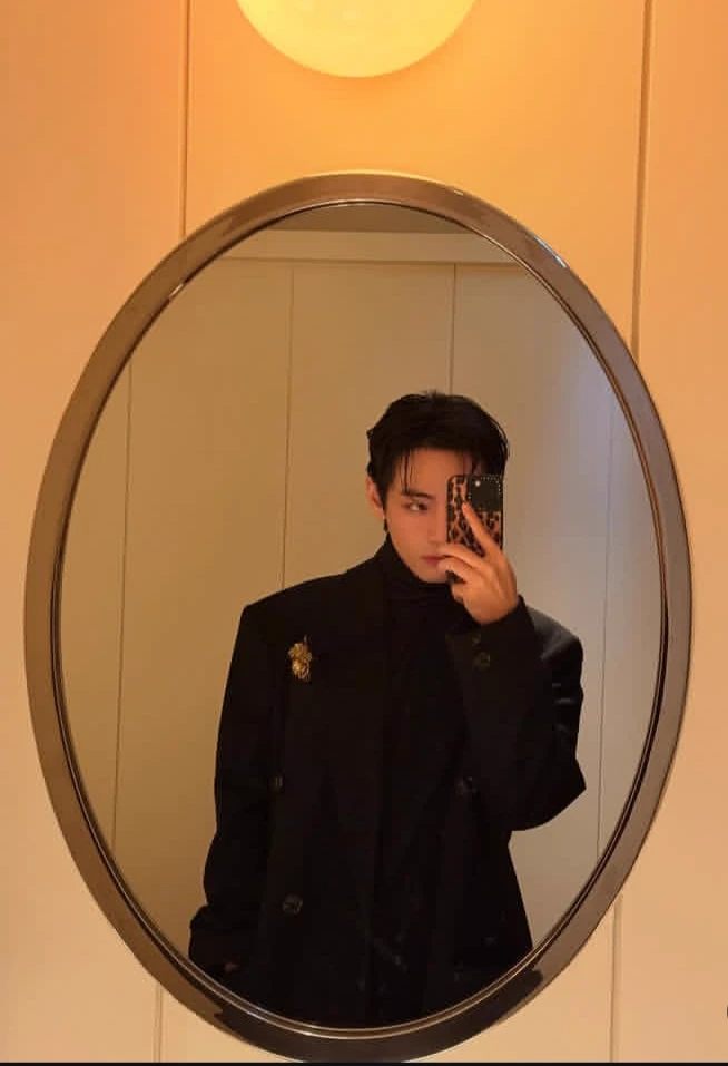 Kim Taehyung thumbnail