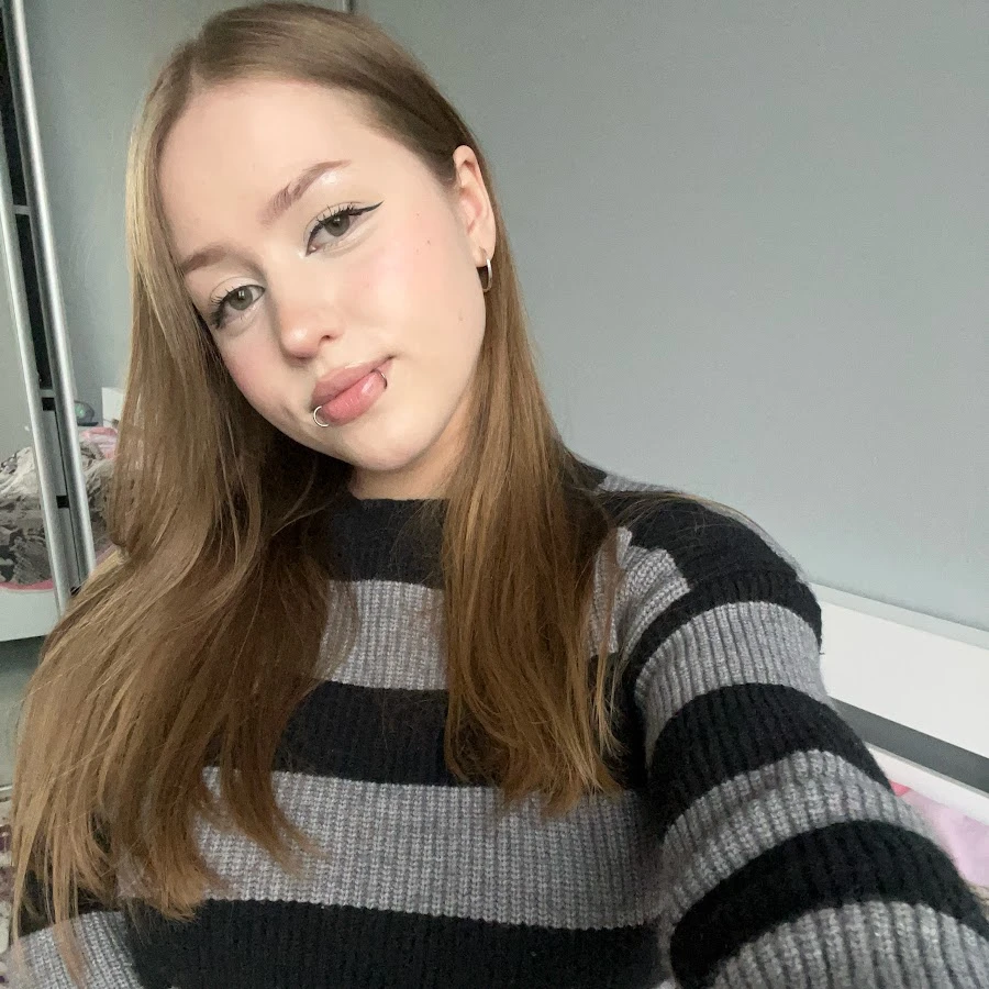 Mía thumbnail