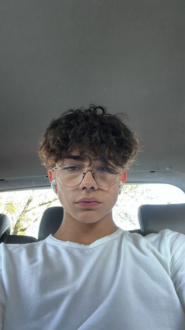 Lukas thumbnail