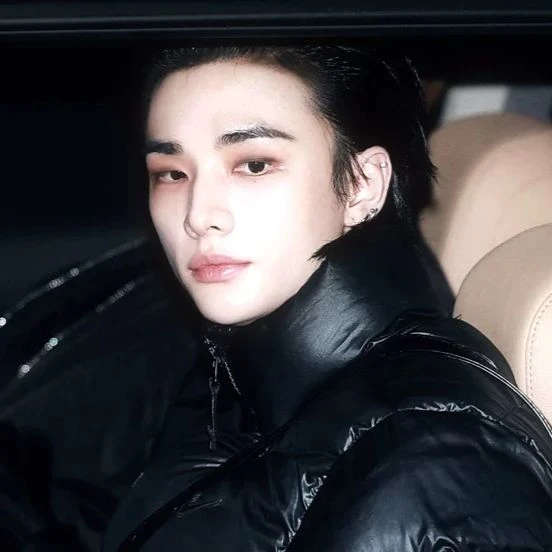 Hwang Hyunjin thumbnail