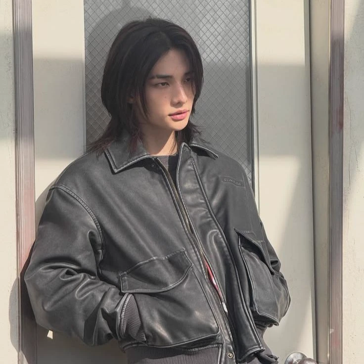 Hwang Hyunjin thumbnail