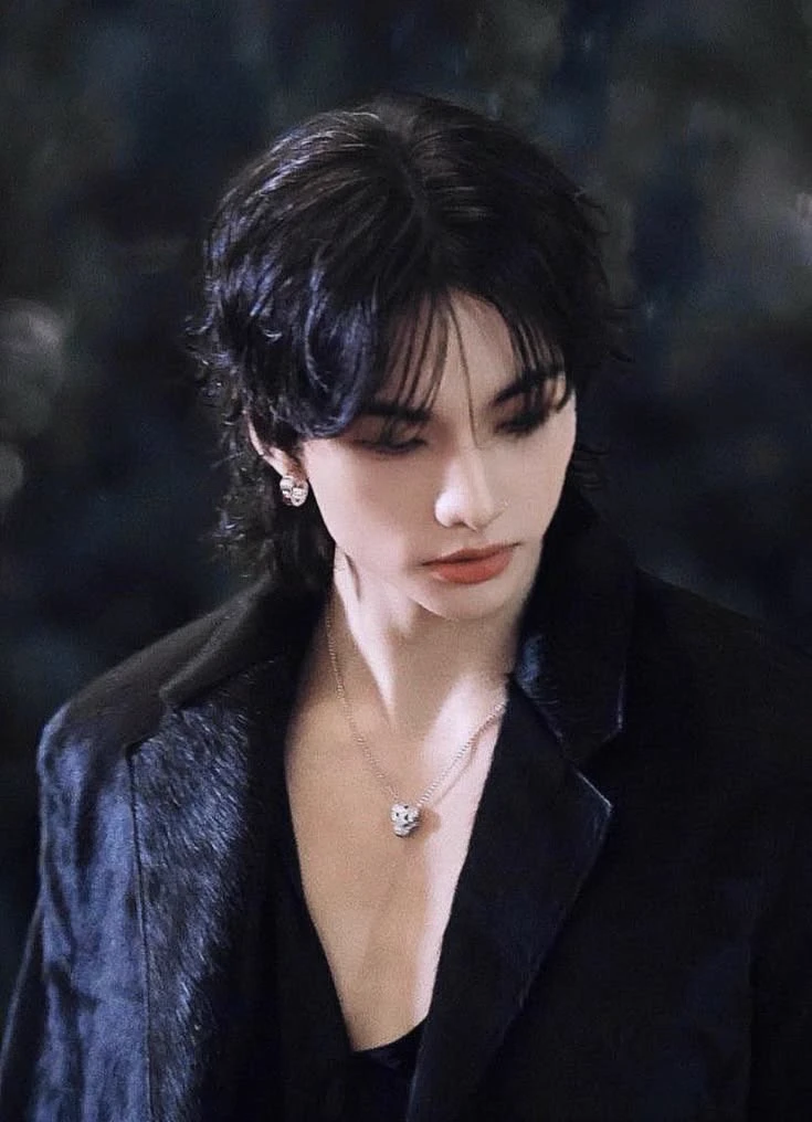 Hwang Hyunjin thumbnail