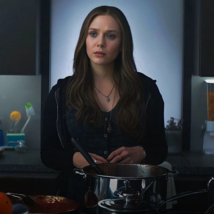 Wanda Maximoff thumbnail