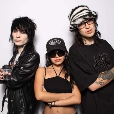 Johnnie, Jake & Tara thumbnail