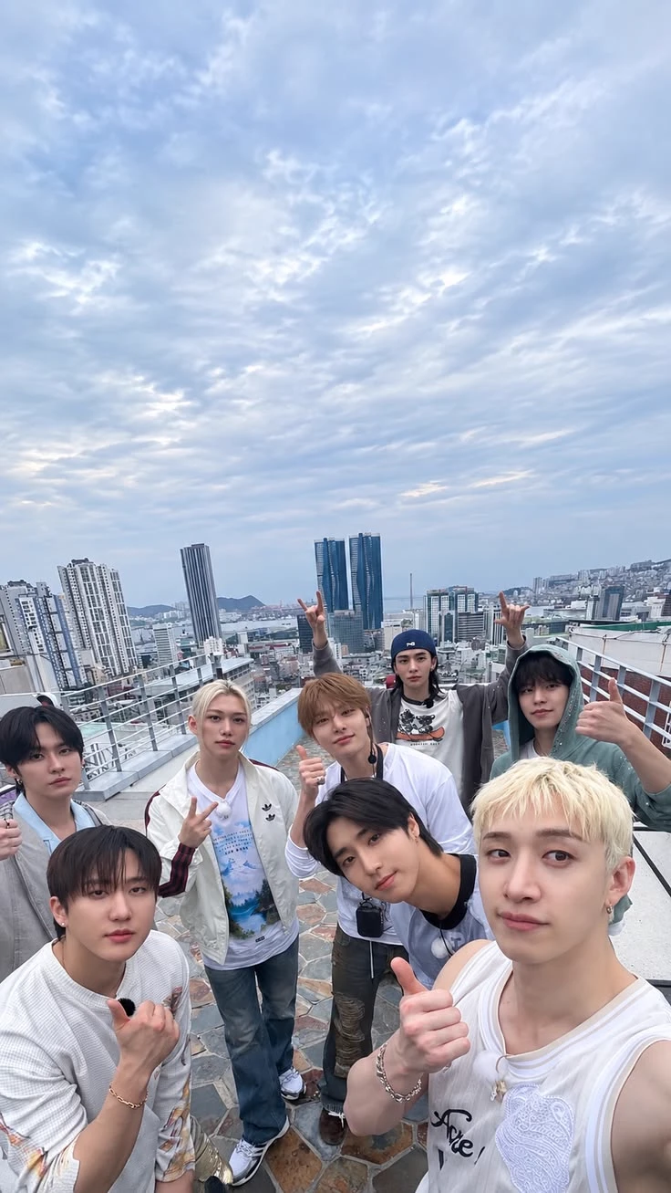 Stray Kids thumbnail