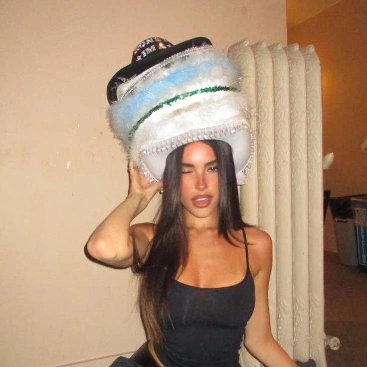 ~ 𝓢𝓽𝓮𝓵𝓵𝓪𝓻𝓲𝓪 ~