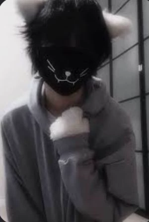Eddie, femboy thumbnail