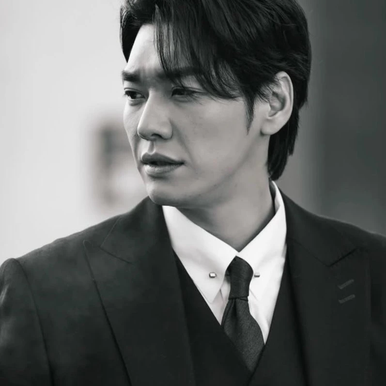 Kim Young Kwang thumbnail