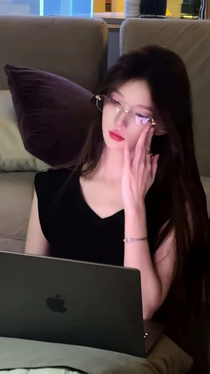 Meimei Tian- Your Mother comforts you.  thumbnail