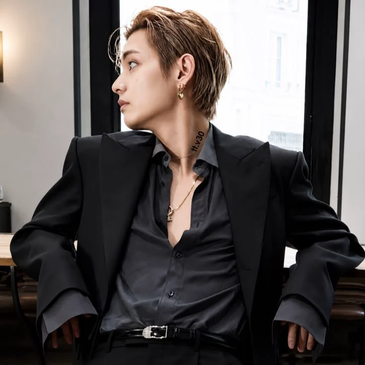 Kim Taehyung thumbnail