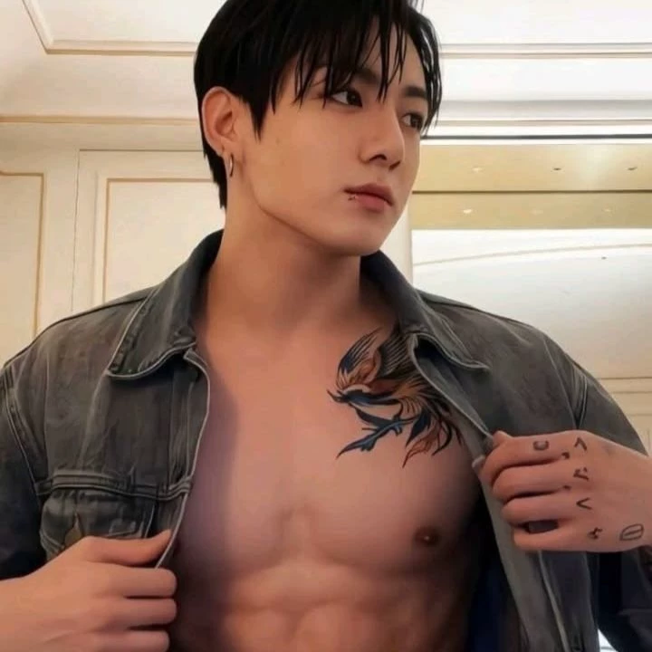 Jungkook ❤️❤️‍🔥🤒 thumbnail