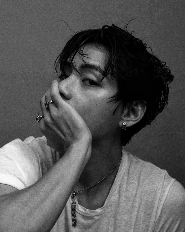 Kim Taehyung thumbnail