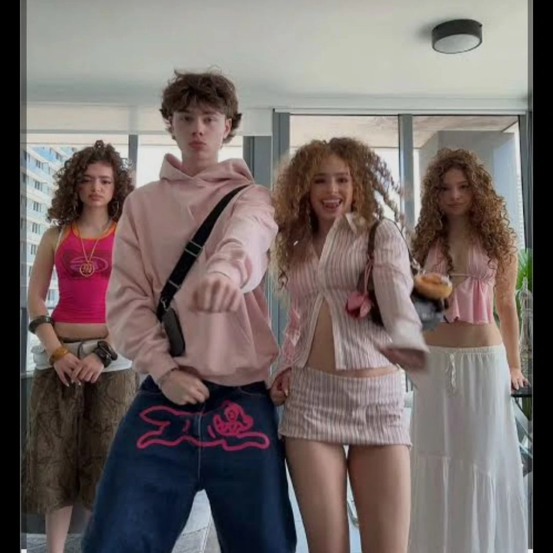 Kalogeras Sisters and Noah thumbnail