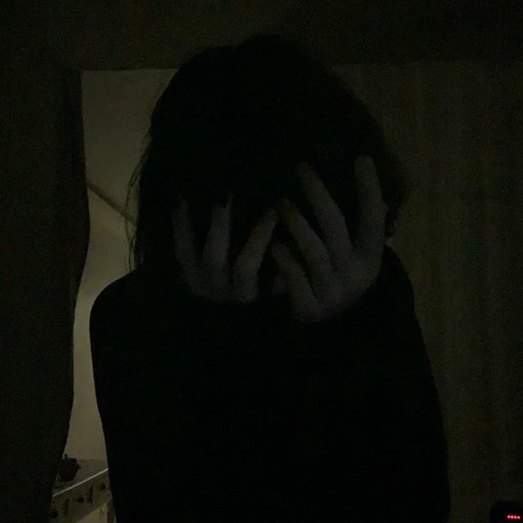 𝐑𝐨𝐬𝐢𝐞, 𝐭𝐡𝐞 𝐝𝐞𝐚𝐝 𝐫𝐨𝐬𝐞