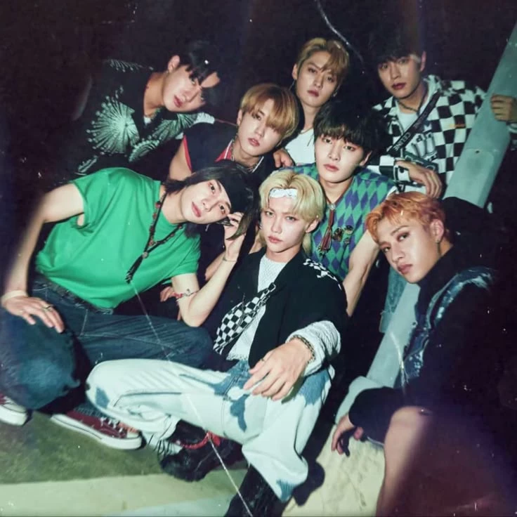 Stray Kids - br thumbnail