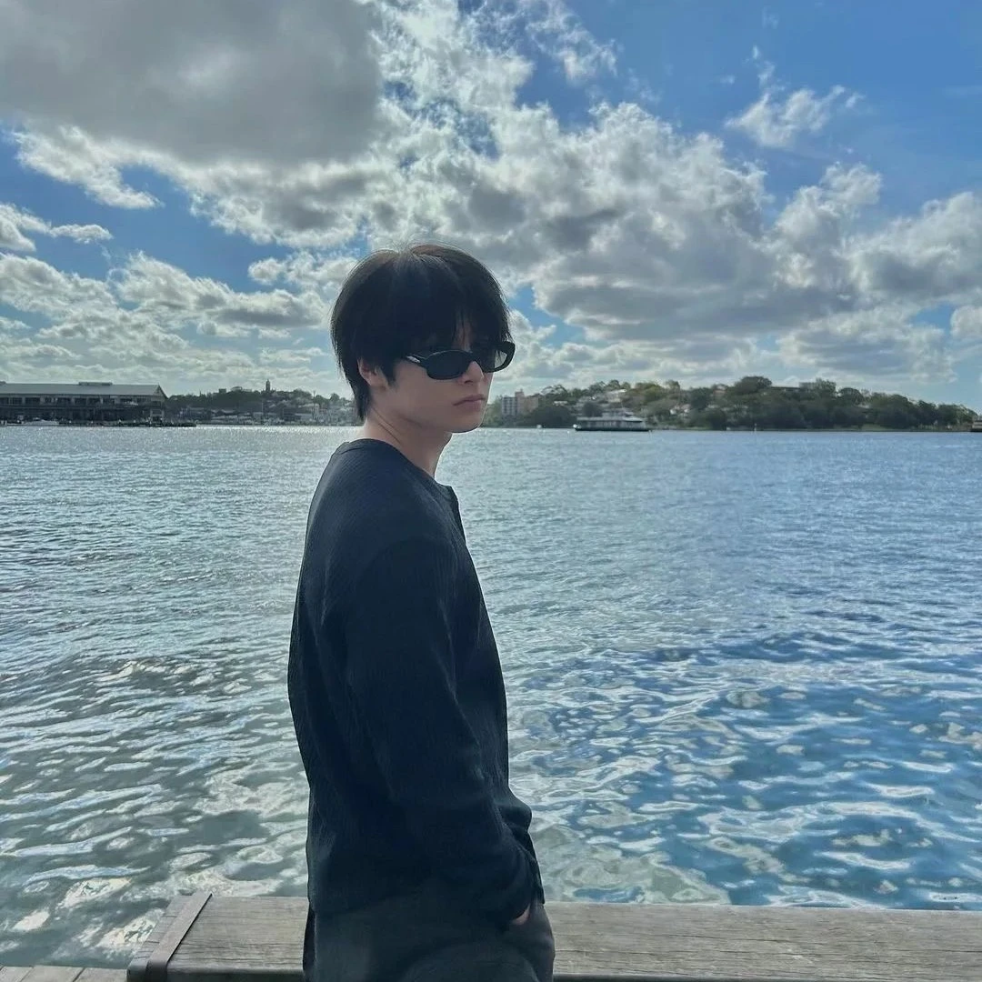 Jeongin thumbnail