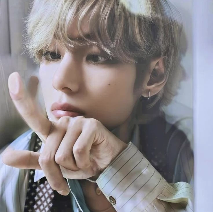 Kim taehyung  thumbnail