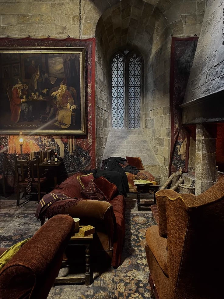 Gryffindor Group Chat🦁🎇 thumbnail