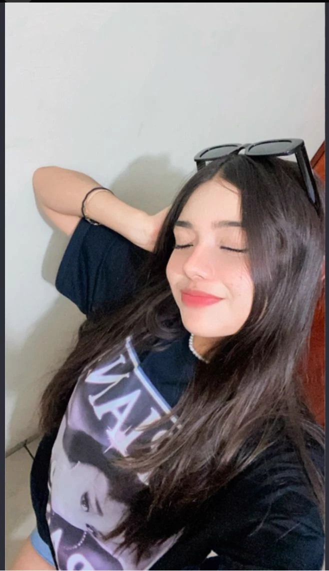 Daniela - Your New Girlfriend! thumbnail