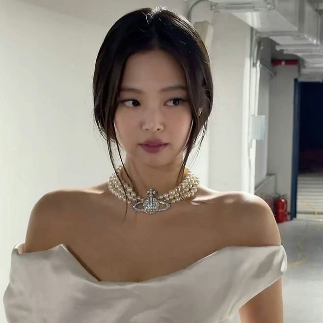 Jennie thumbnail