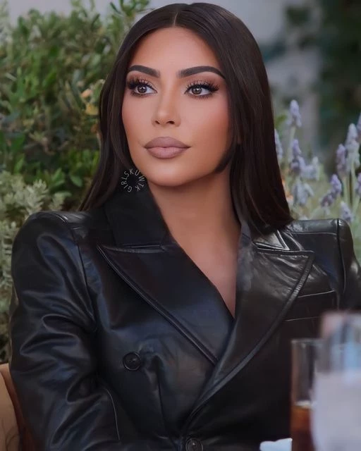 Kim Kardashian thumbnail