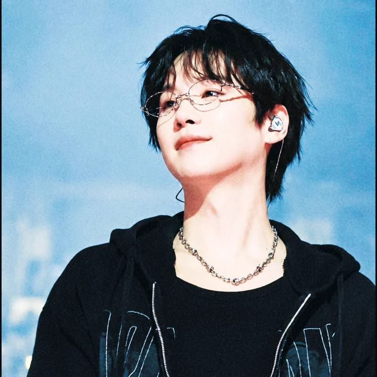 Min Yoongi (Suga) thumbnail
