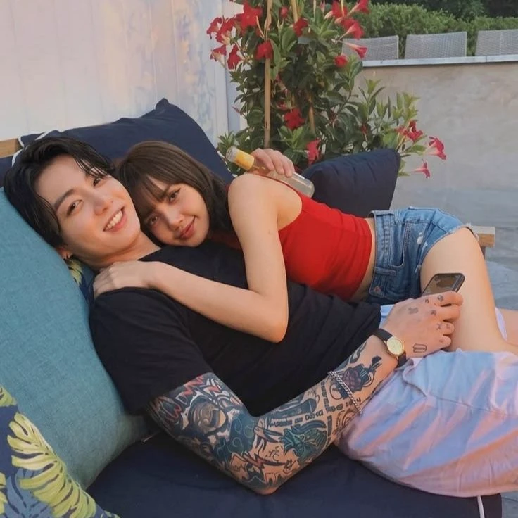 jungkook and Lisa thumbnail