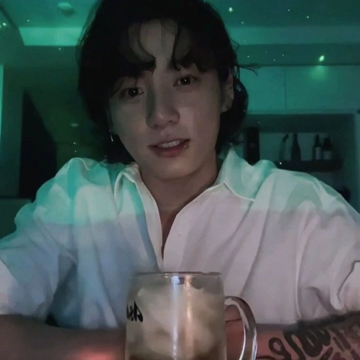 Jungkook ❤️‍🔥 thumbnail