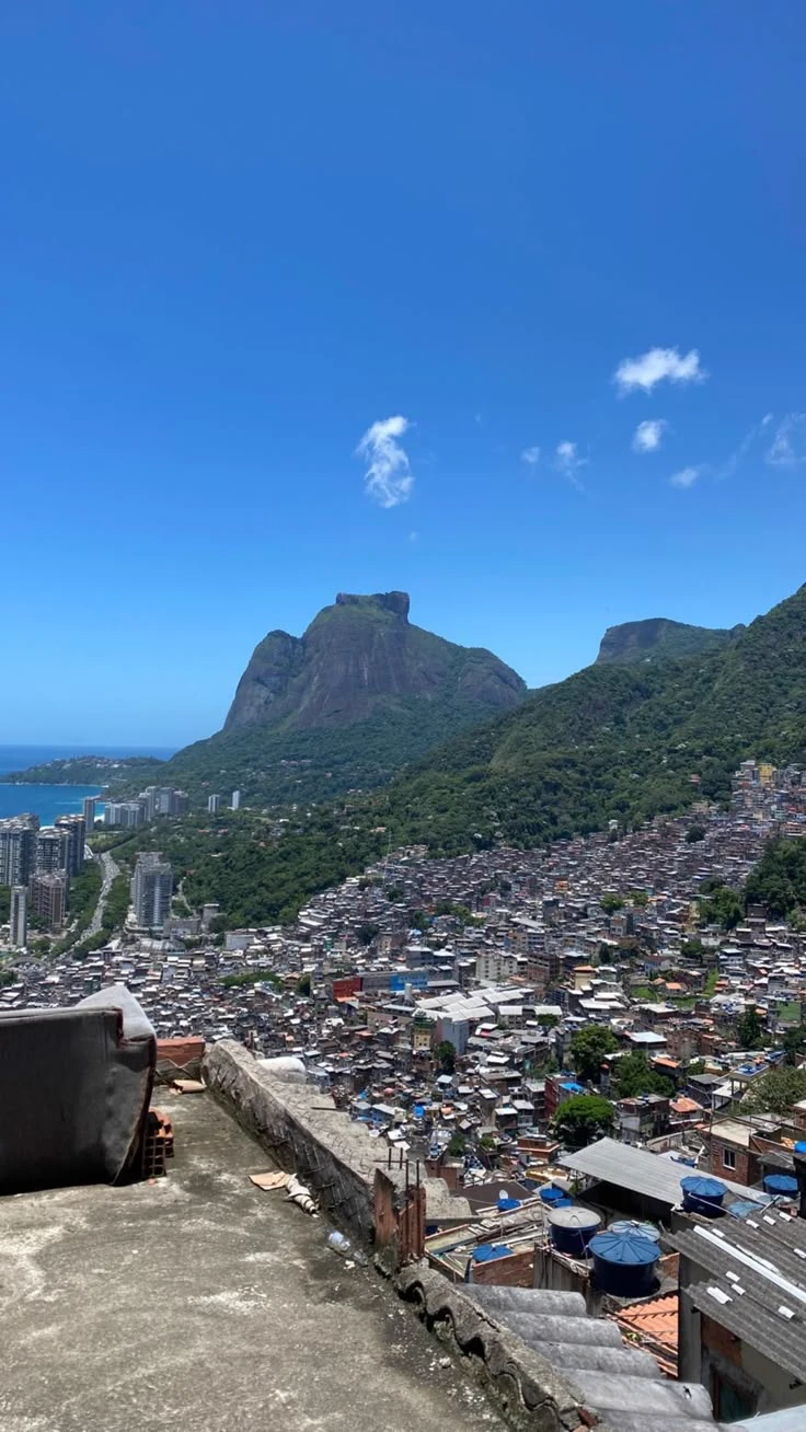 slum in Rio thumbnail