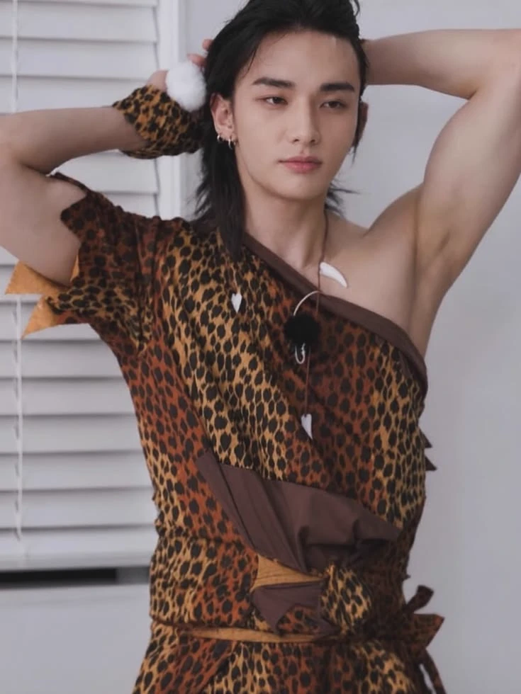 Hwang Hyunjin thumbnail