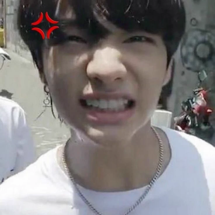 Hwang Hyunjin thumbnail