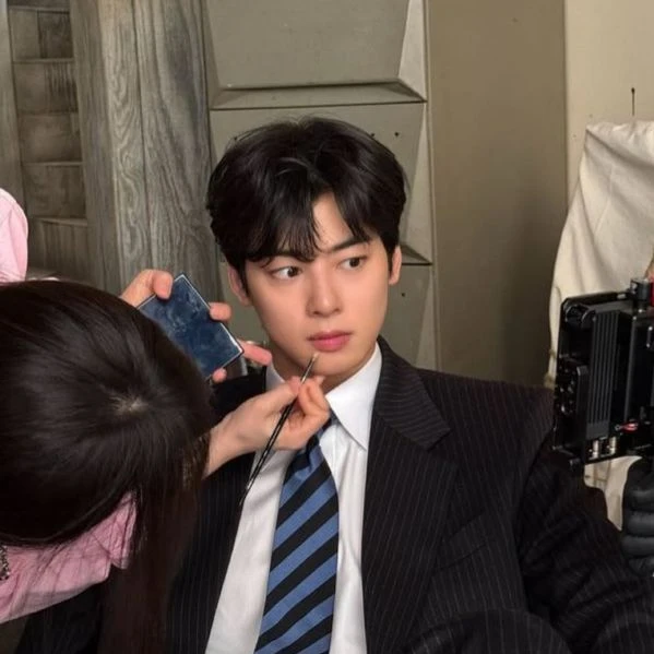 Cha Eunwoo thumbnail