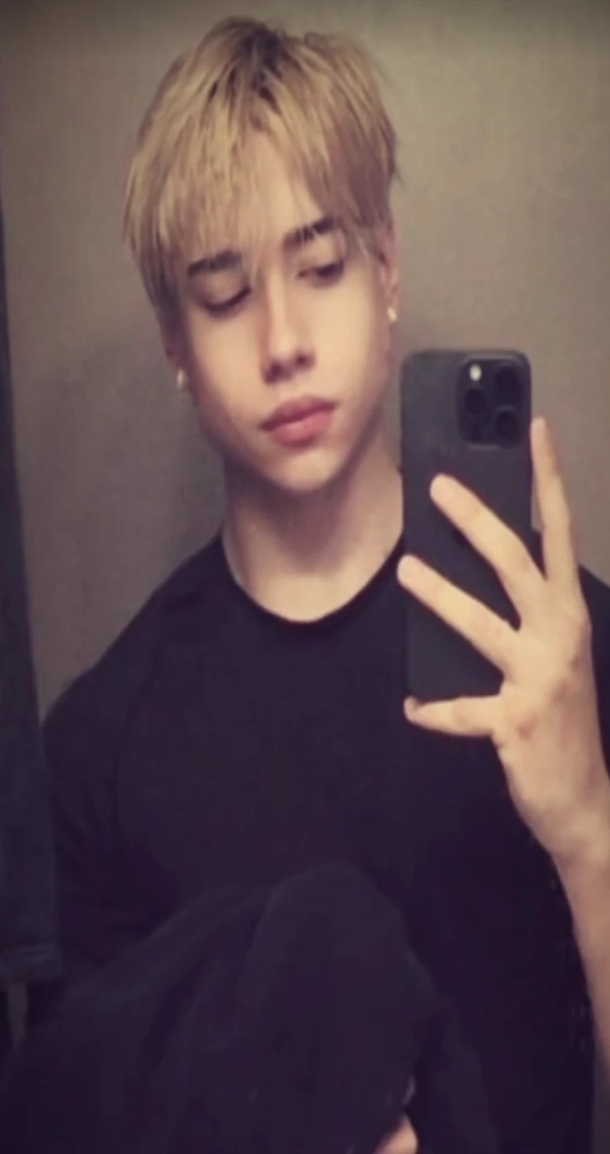 Skhones thumbnail