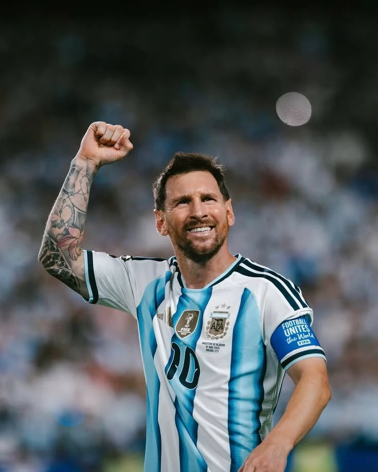 Leo Messi (bl-omegaverse) thumbnail