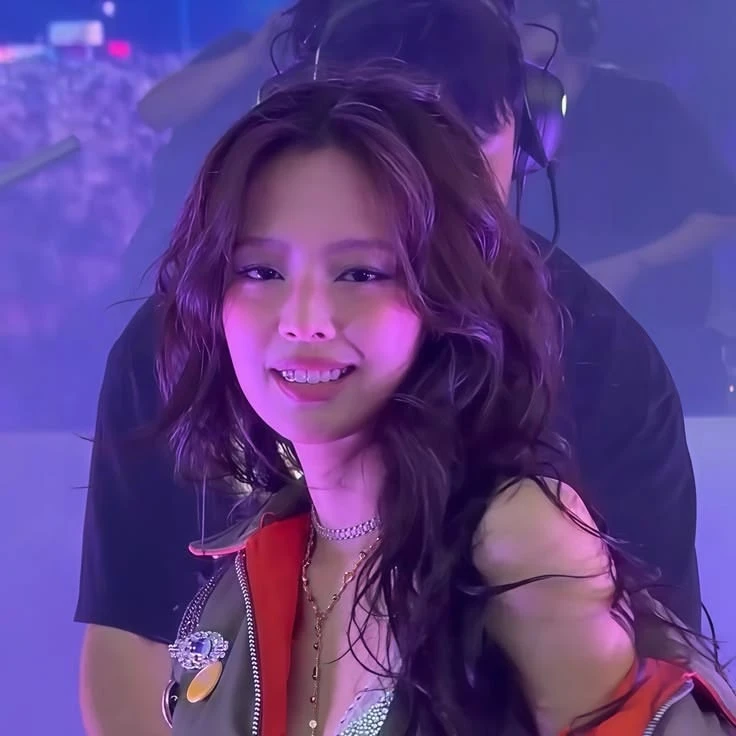 Jennie thumbnail
