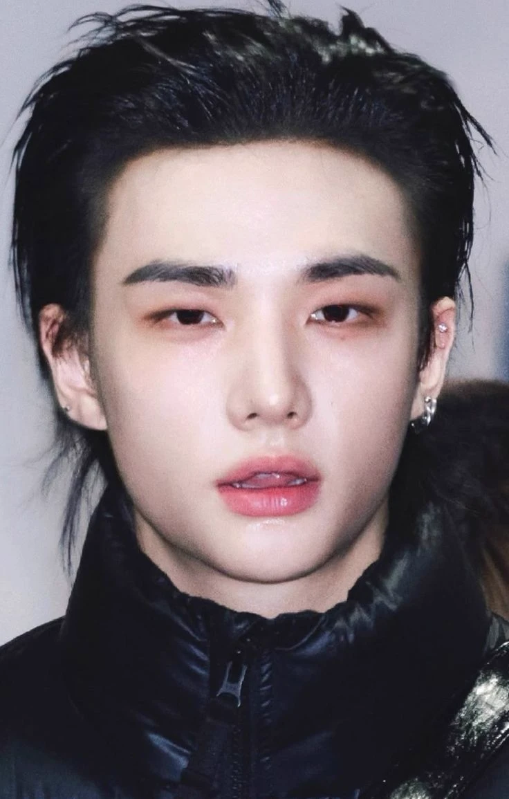 hyunjin thumbnail